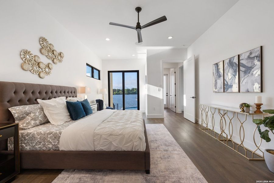 Furnished interior view inside a new home in , Kingsland (Image 6).