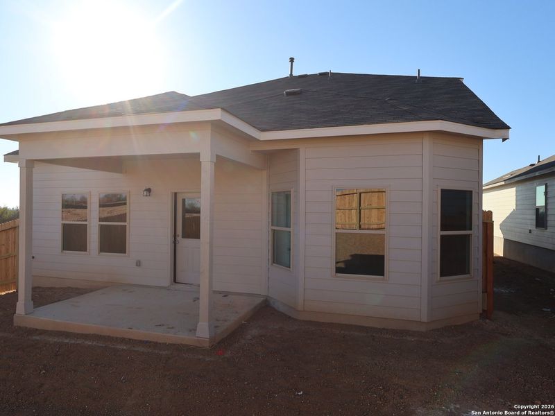 Exterior details and patio area of a home in Mesquite Ridge, San Antonio (Image 3).
