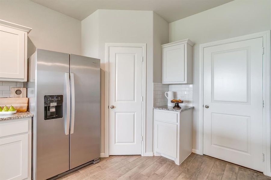 Furnished interior view inside a new home in , Fort Worth (Image 6).