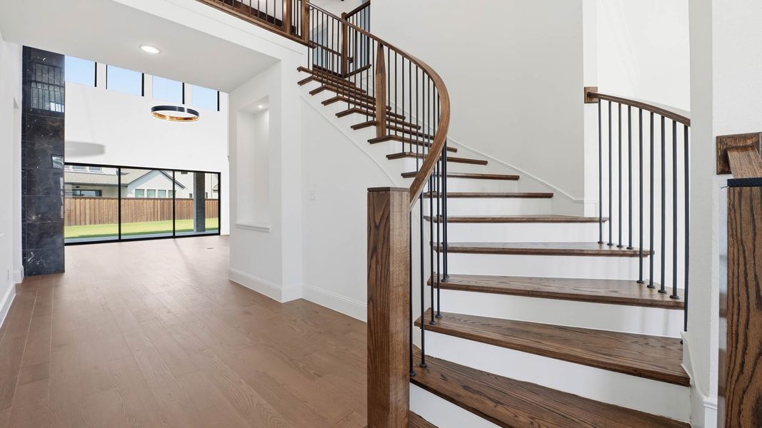 Spacious, unfurnished interior of a new home in Star Trail, Prosper (Image 21).