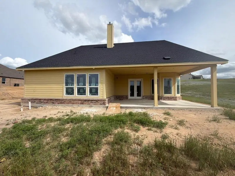 Exterior details and patio area of a home in Eagle Ridge Estates, Weatherford (Image 3).