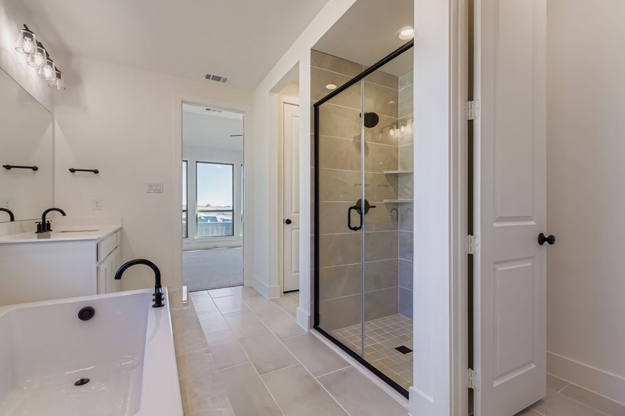 123 Caprock - Primary Bathroom