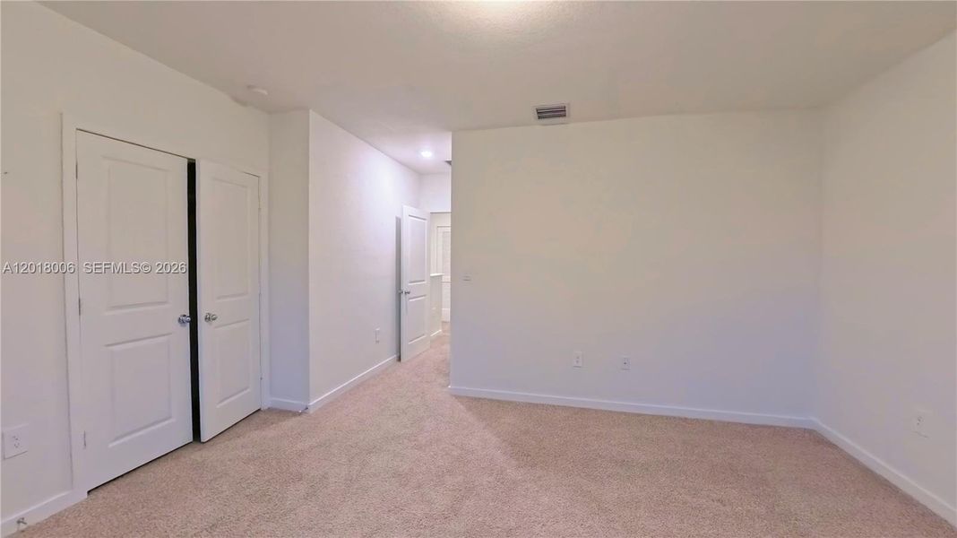 Spacious, unfurnished interior of a new home in , Florida City (Image 31).