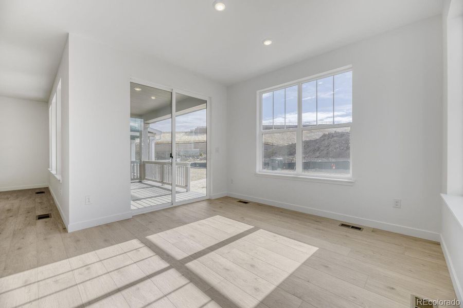 Spacious, unfurnished interior of a new home in , Littleton (Image 9).