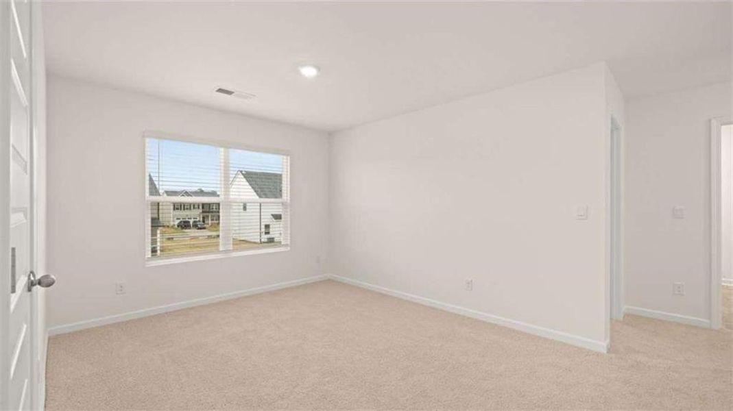 Spacious, unfurnished interior of a new home in Poplar Preserve, Newnan (Image 9).