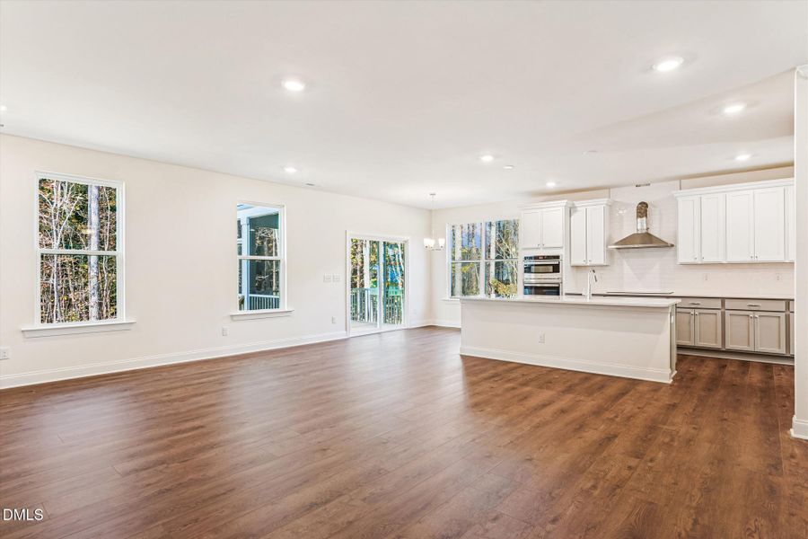 Fontana - BTS 19 - interiors-family room