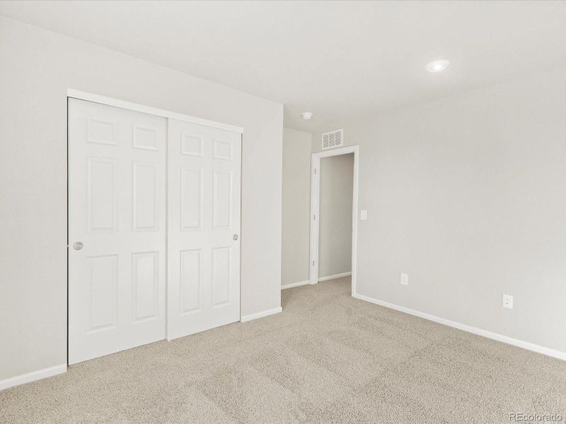 Spacious, unfurnished interior of a new home in Hidden Valley Farm, Severance (Image 13).