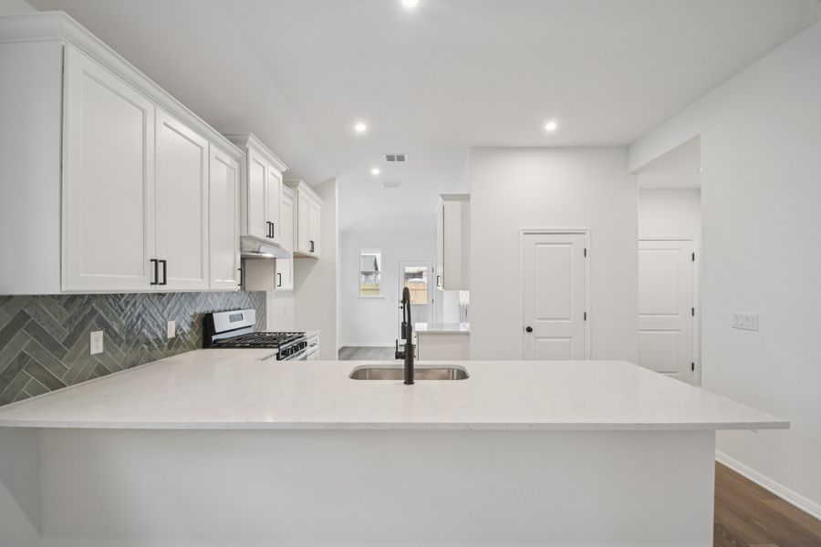 Furnished interior view inside a new home in Porter Country, Buda (Image 6).
