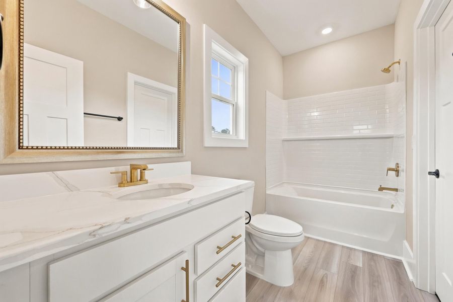 Furnished interior view inside a new home in Edgefield, Loris (Image 8).