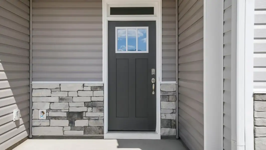 Exterior details and patio area of a home in Ken's Crossing, Moore (Image 4).