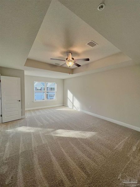 Spacious, unfurnished interior of a new home in Lexlee Estates, Pensacola (Image 6).