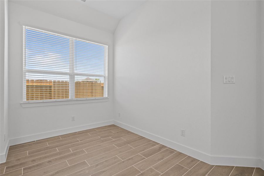 Spacious, unfurnished interior of a new home in Riceland, Mont Belvieu (Image 22).