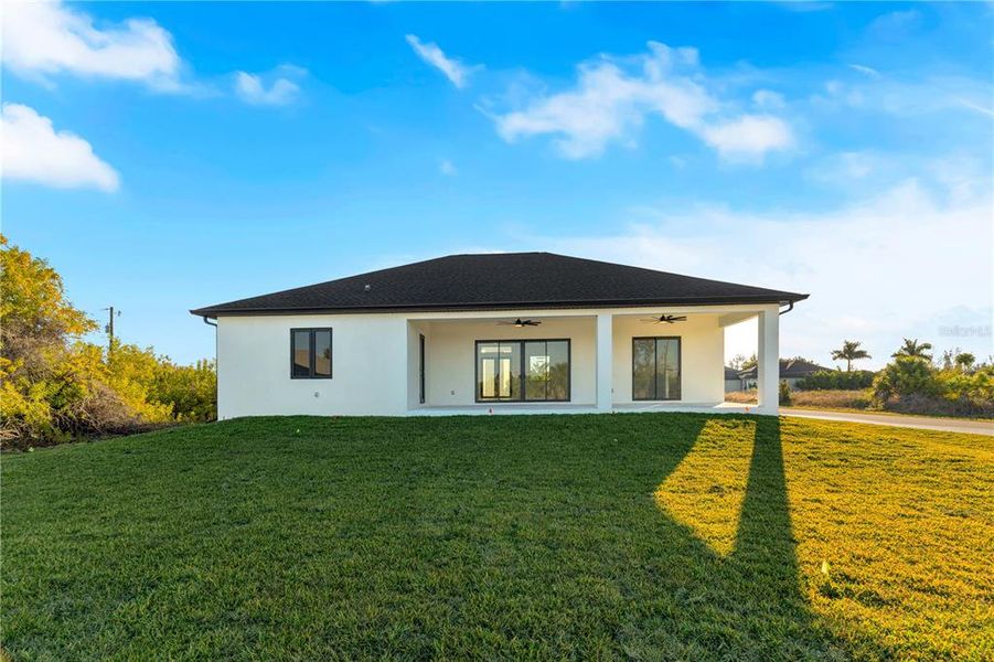 Exterior details and patio area of a home in , Port Charlotte (Image 33).