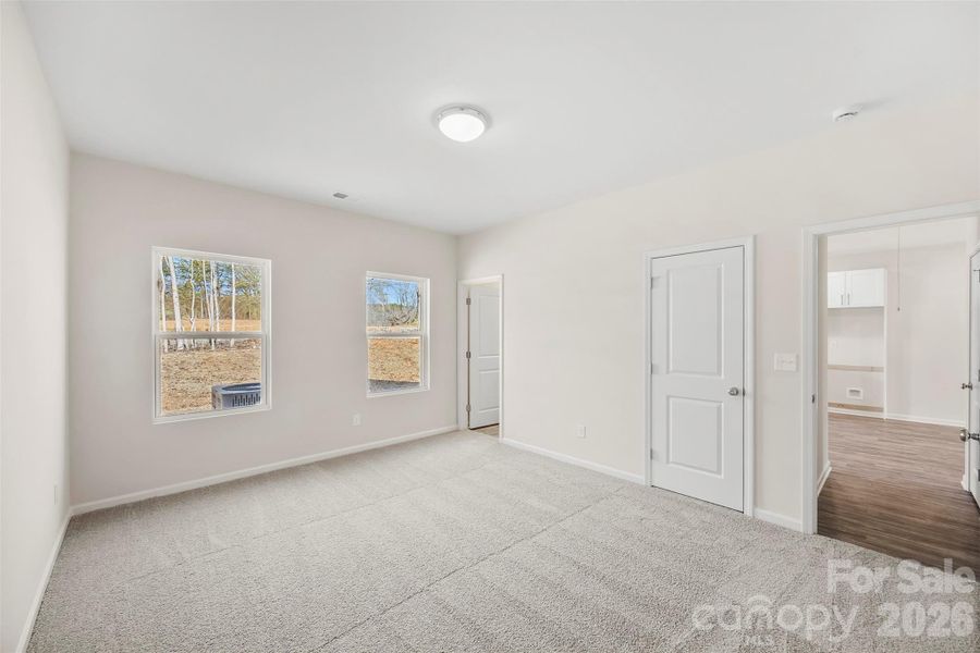 Spacious, unfurnished interior of a new home in , Kings Mountain (Image 29).
