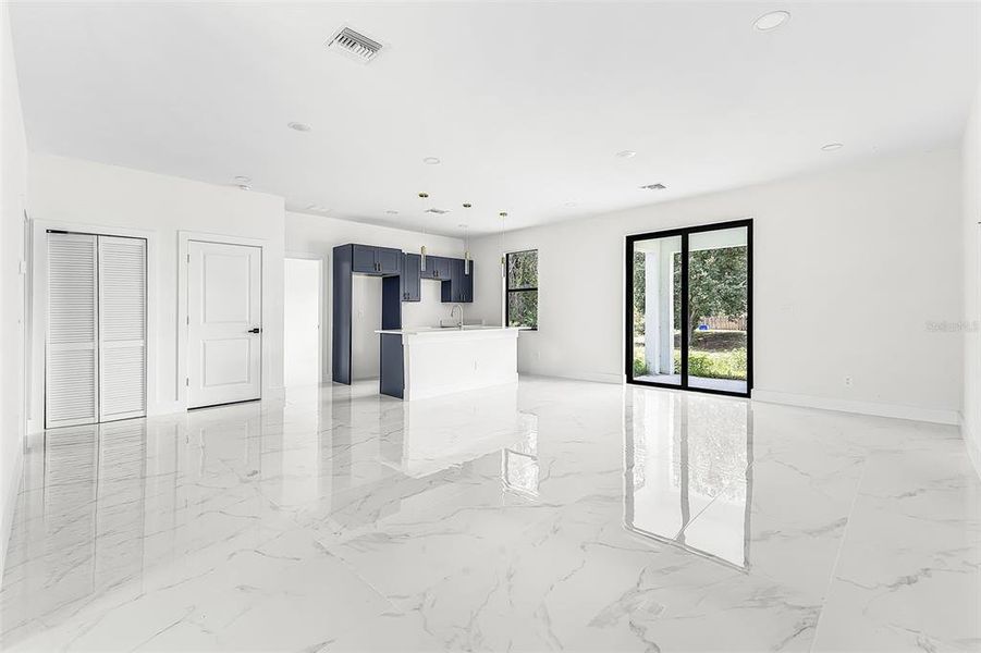 Spacious, unfurnished interior of a new home in , Lehigh Acres (Image 18).