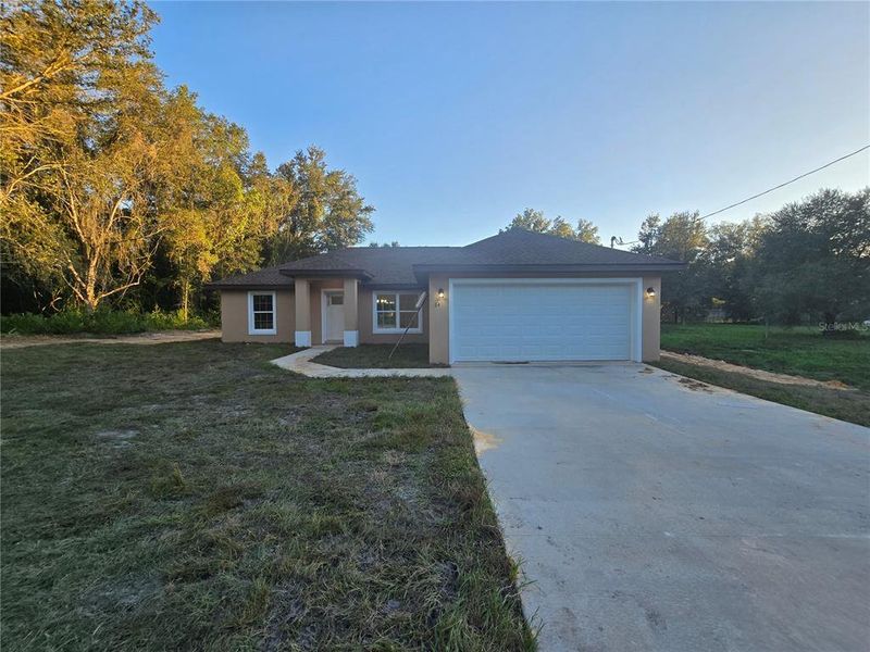 Exterior details and patio area of a home in , Ocala (Image 18). Exterior details and patio area of a home in , Ocala (Image 18).