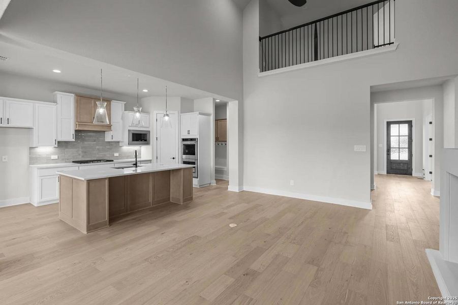 Spacious, unfurnished interior of a new home in Esperanza - 70', Boerne (Image 26).