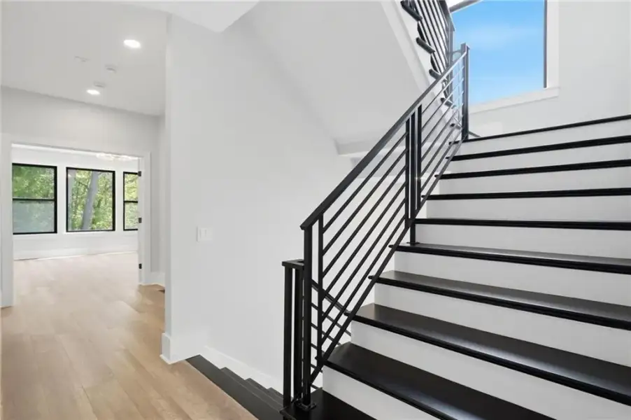 Spacious, unfurnished interior of a new home in , Roswell (Image 55).