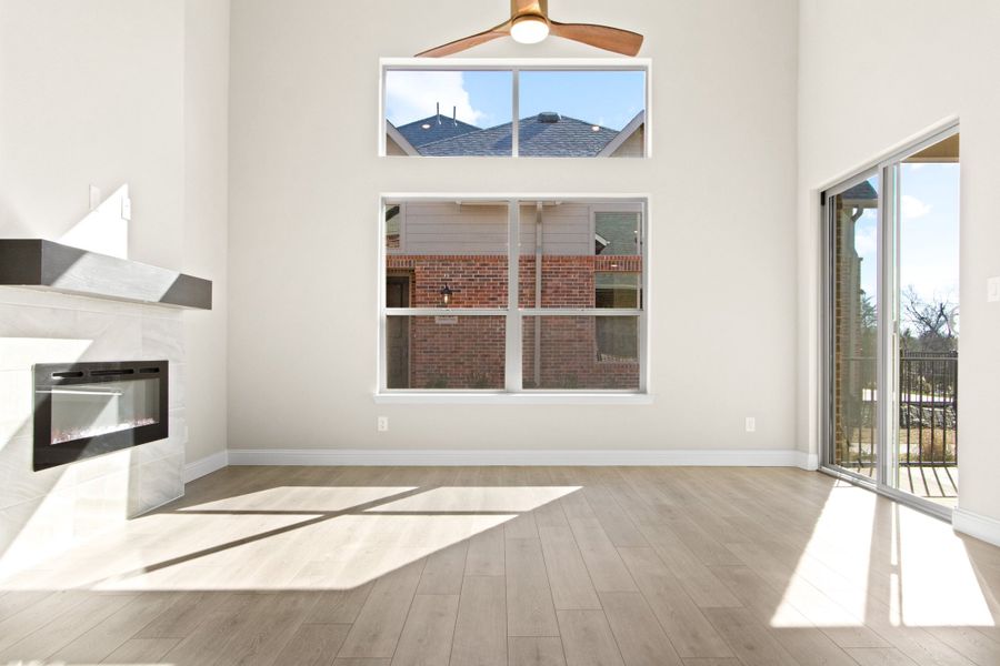 Spacious, unfurnished interior of a new home in Cottonwood Creek, Rowlett (Image 22). Spacious, unfurnished interior of a new home in Cottonwood Creek, Rowlett (Image 22).