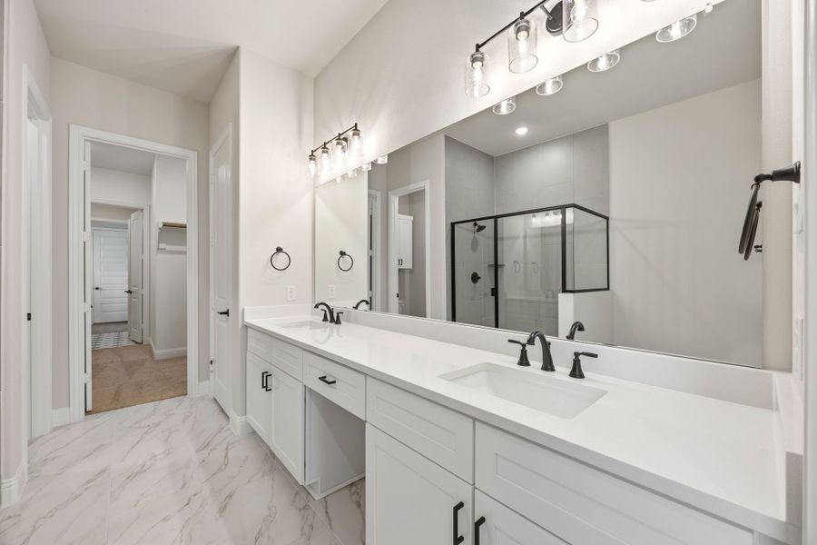 Representative furnished interior of a home built from the Peyton III by Cambridge Homes in Lake Park, Rowlett (Image 8).