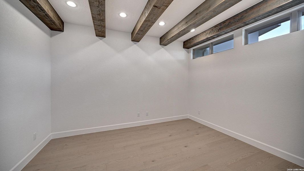 Spacious, unfurnished interior of a new home in George's Ranch, Boerne (Image 23).