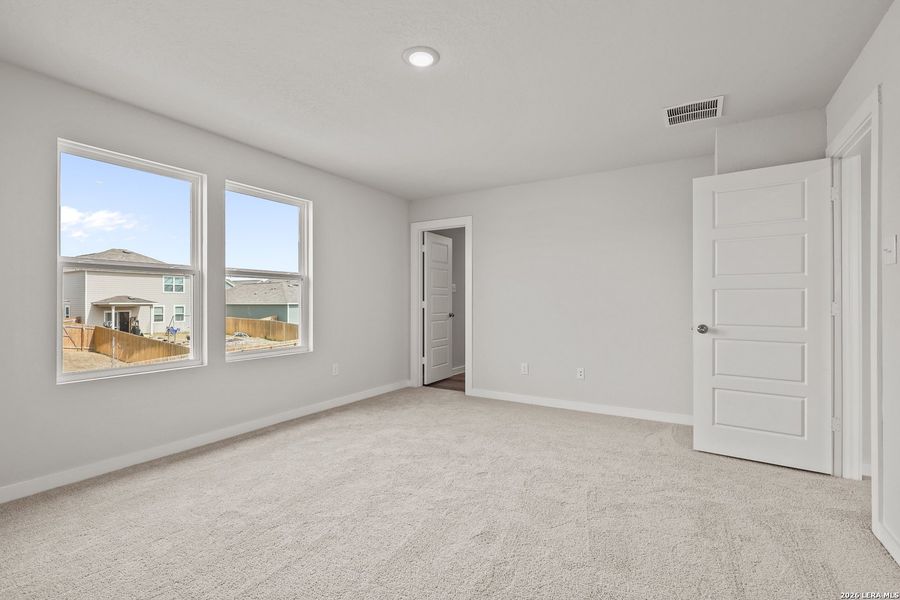 Spacious, unfurnished interior of a new home in Park Place, New Braunfels (Image 25).