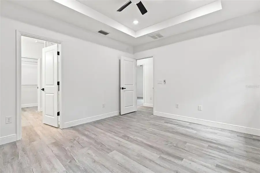 Spacious, unfurnished interior of a new home in , Deland (Image 23).