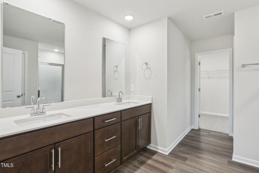 33-web-or-mls-Raleigh -River Glen-199 Wh