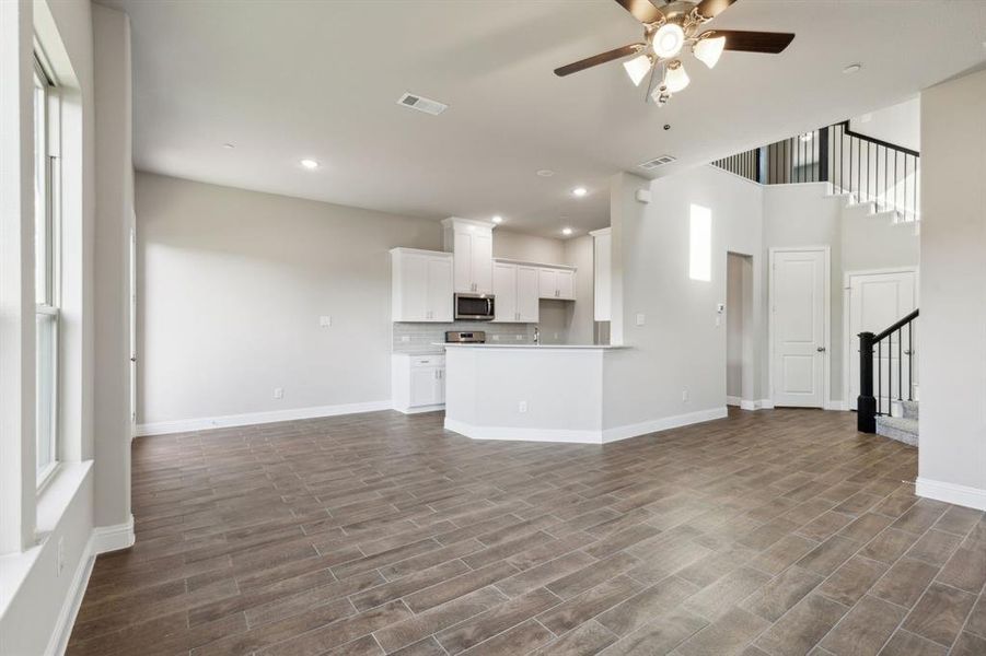 Spacious, unfurnished interior of a new home in Villas of Middleton, Plano (Image 13).