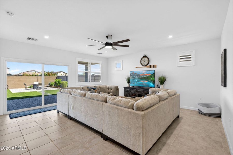 6-web-or-mls-037S Palo Verde Dr