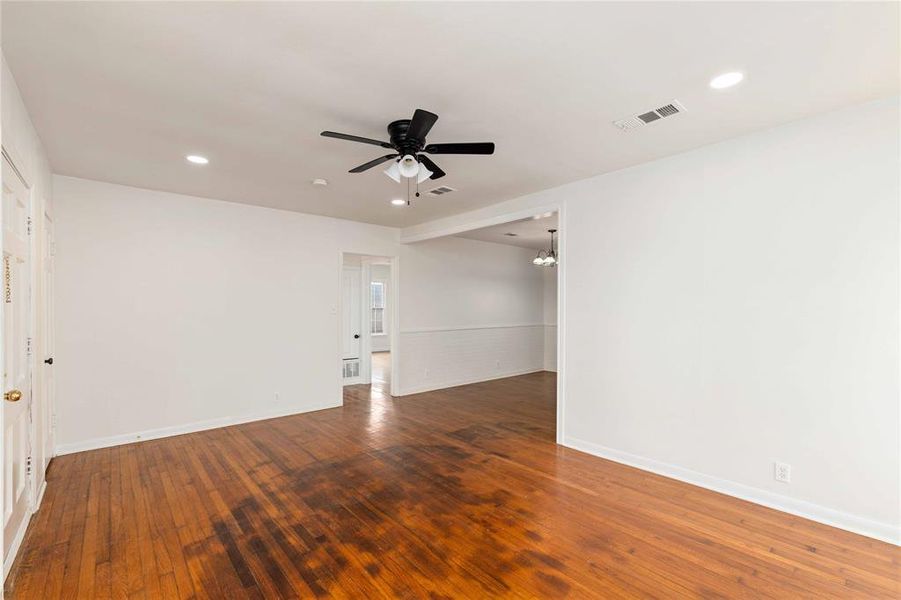 Spacious, unfurnished interior of a new home in , Brownwood (Image 13).