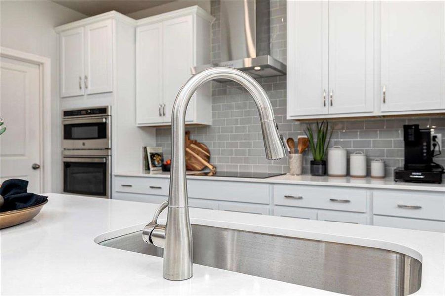 Close-up of interior finishes inside a home in River Oaks, Locust Grove (Image 21).