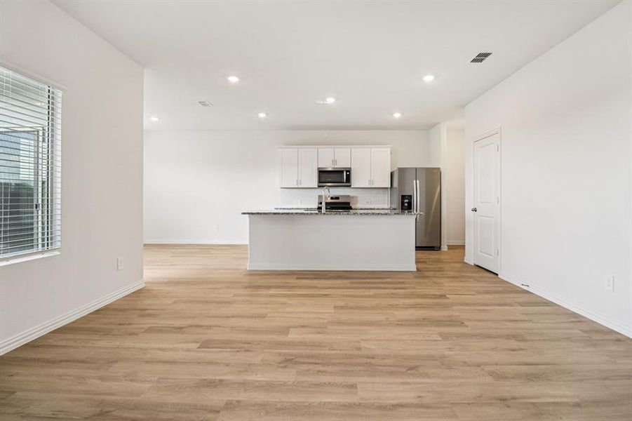 Spacious, unfurnished interior of a new home in River Ridge, Crandall (Image 34). Spacious, unfurnished interior of a new home in River Ridge, Crandall (Image 34).