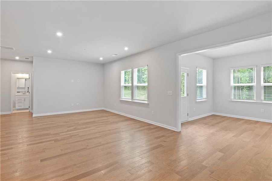 Spacious, unfurnished interior of a new home in Briar Creek, Atlanta (Image 8).