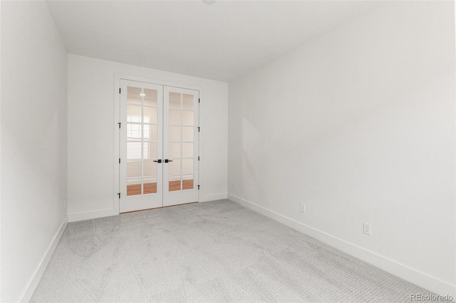 Spacious, unfurnished interior of a new home in Terrain Oak Valley, Castle Rock (Image 25).