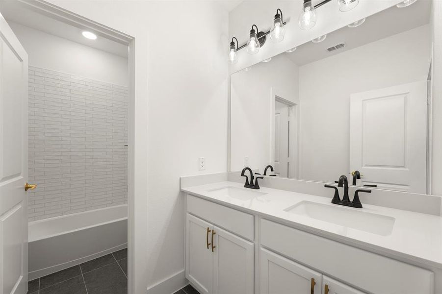 22. 3825 Selborne - 2ND Bath