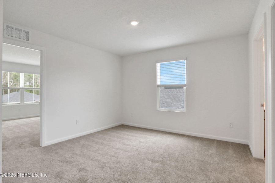 Spacious, unfurnished interior of a new home in Bellbrooke, Jacksonville (Image 44).