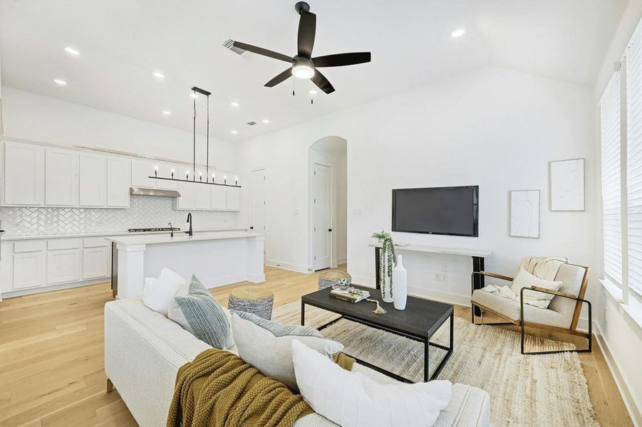 Furnished interior view inside a new home in Evergreen, Conroe (Image 9).