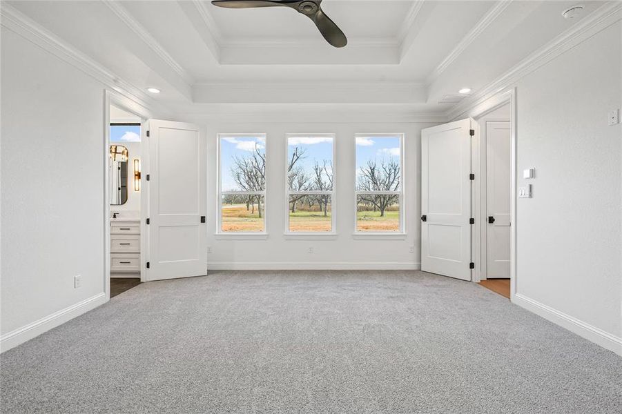 Spacious, unfurnished interior of a new home in Pecan Plantation, Granbury (Image 24).