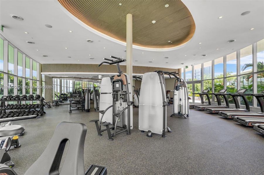 Community amenities in , Miami (Image 18).