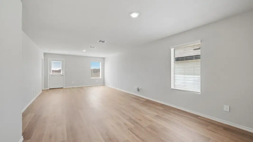 Representative unfurnished interior of a home built from the Caprock by D.R. Horton in Blackbird Estates, Mineral Wells (Image 14).