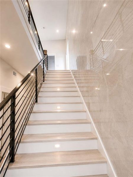Spacious, unfurnished interior of a new home in , Atlanta (Image 38).
