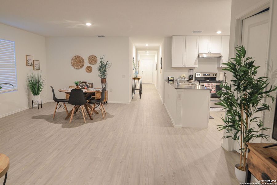 Furnished interior view inside a new home in Mission del Lago, San Antonio (Image 16). Furnished interior view inside a new home in Mission del Lago, San Antonio (Image 16).