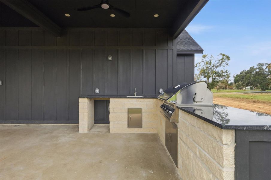 Outdoor Kitchen. Photos are of prior LOTUS plan homesite built by Aurcova. Outdoor Kitchen. Photos are of prior LOTUS plan homesite built by Aurcova.