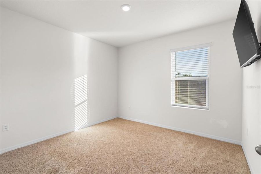 Spacious, unfurnished interior of a new home in Pelham Park, Deland (Image 22).