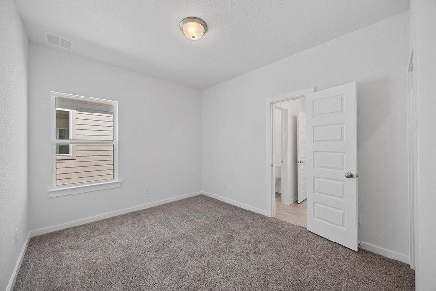 Spacious, unfurnished interior of a new home in University Heights, Round Rock (Image 36).