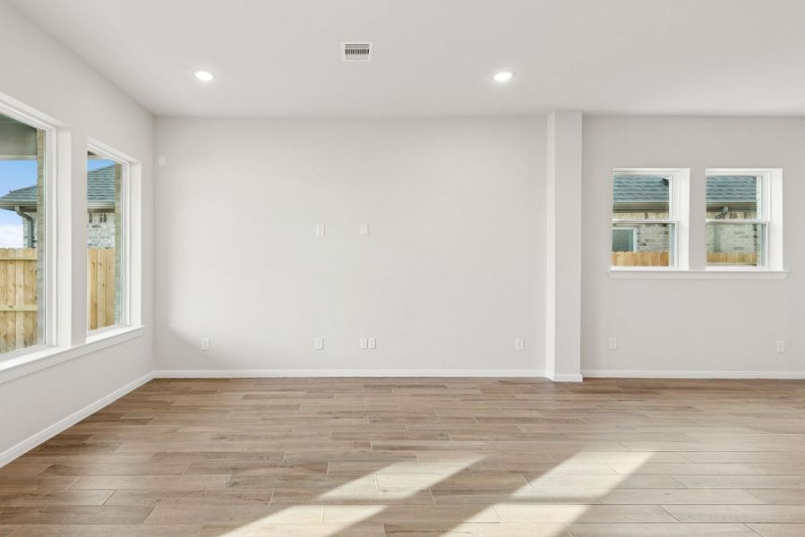 Spacious, unfurnished interior of a new home in Jubilee, Hockley (Image 31).