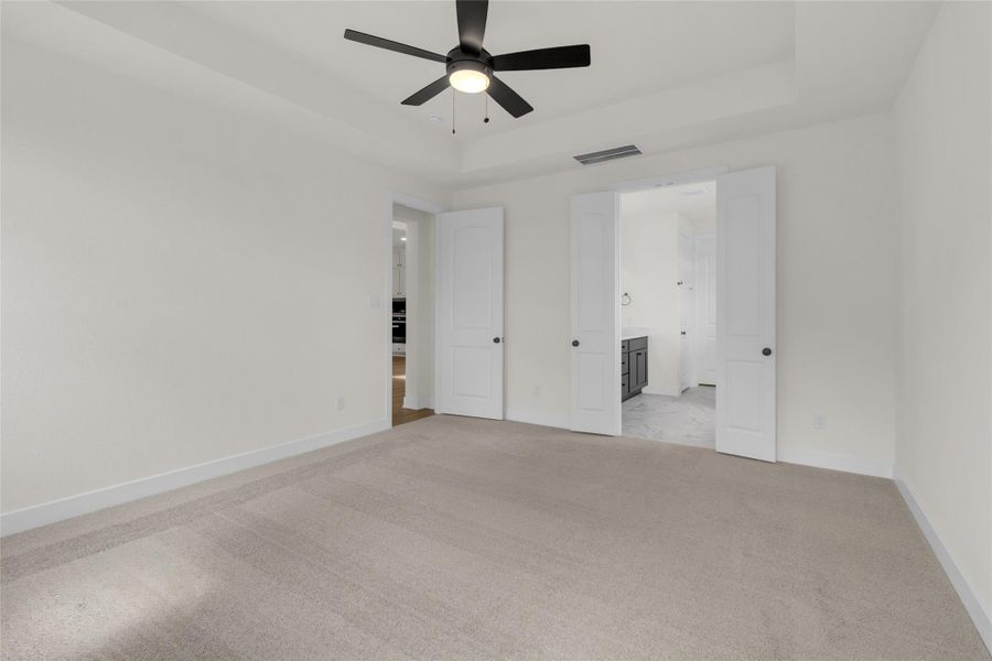 Spacious, unfurnished interior of a new home in Midline, Webster (Image 20). Spacious, unfurnished interior of a new home in Midline, Webster (Image 20).