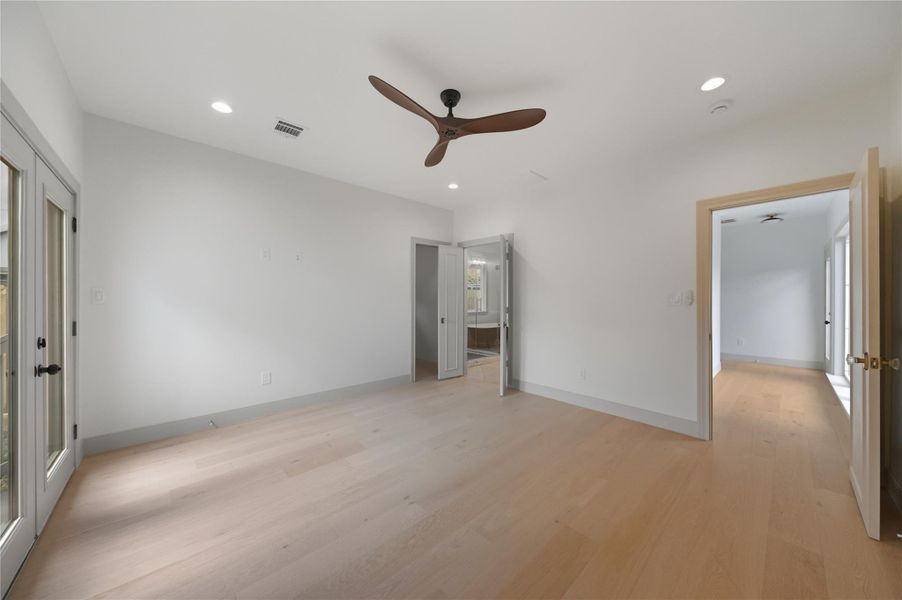 Spacious, unfurnished interior of a new home in , Houston (Image 34). Spacious, unfurnished interior of a new home in , Houston (Image 34).
