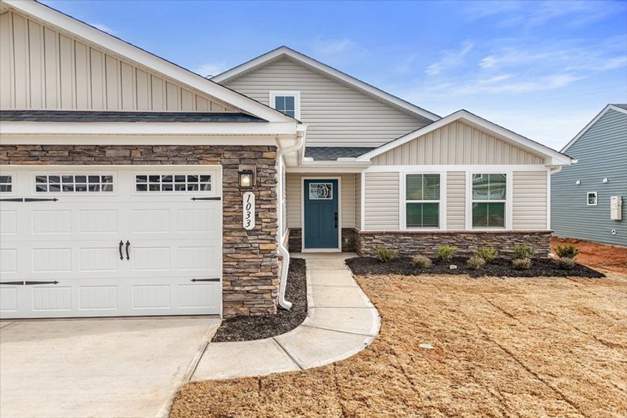 Image 27 of a home in Everly.